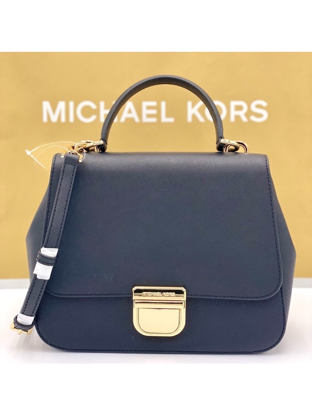 Michael Kors Bridgette MD Messenger Crossbody Black